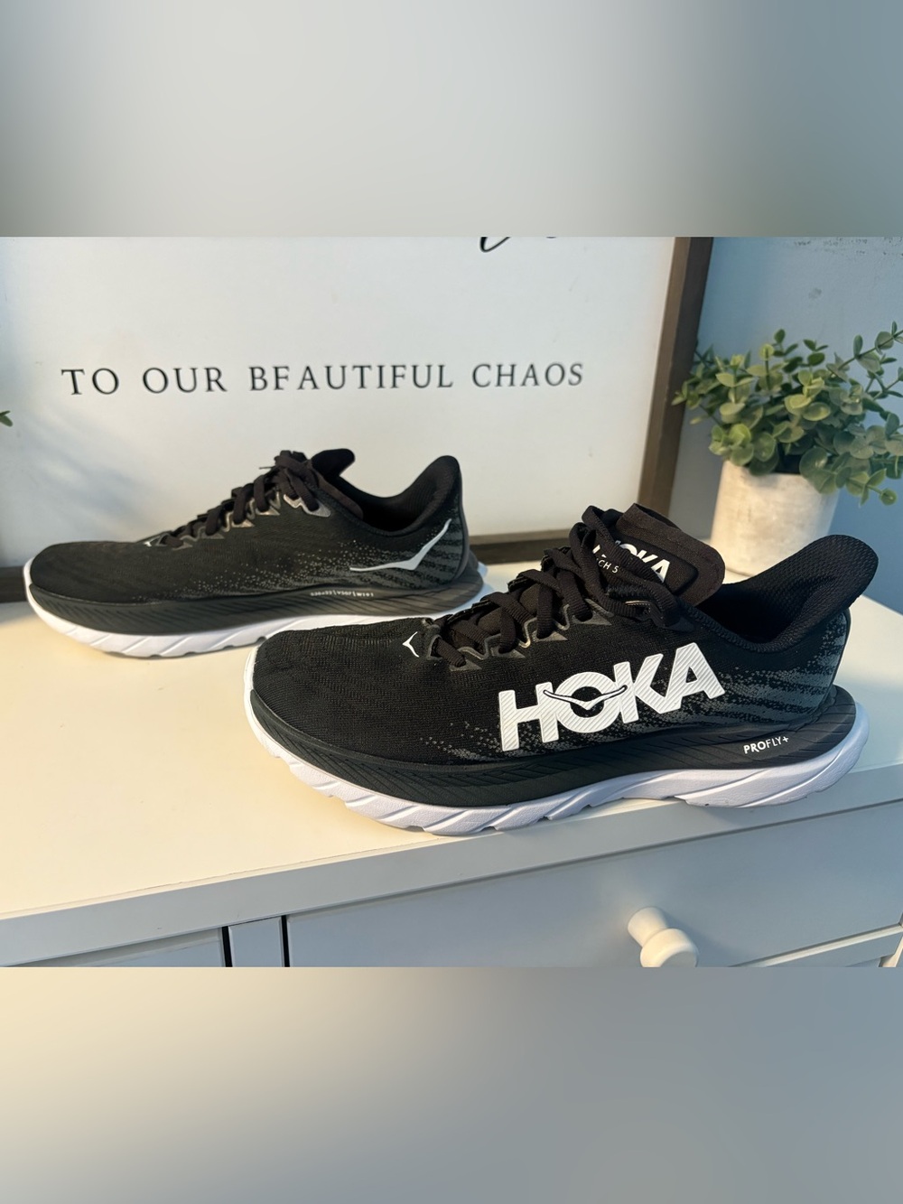 Hoka Mach 5 Woman’s Size 6.5B